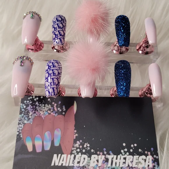 Acrylic press on nails - Picture 1 of 4